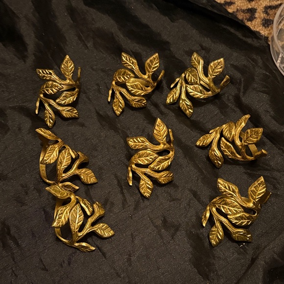 Gold Leaf Napkin Rings - Picture 6 of 8